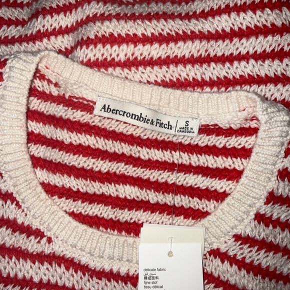 Abercrombie & Fitch Red and Cream Striped Knit Set - Picture 7 of 7